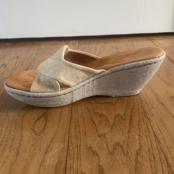 Born -  Wedge Open Toe Slip On Wedge Sandal Shoes Tan Size 6 Size 36.5 - Picture 10 of 13